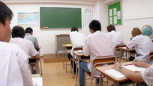 日本熟女的诱人面部诱惑力十足