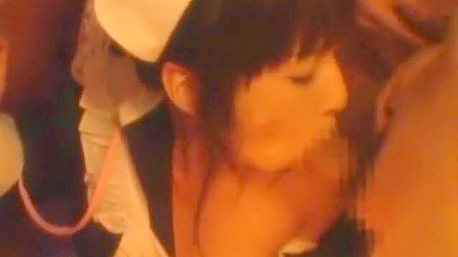 JAV美女香澄佳穂的狂热群交和颜射场景