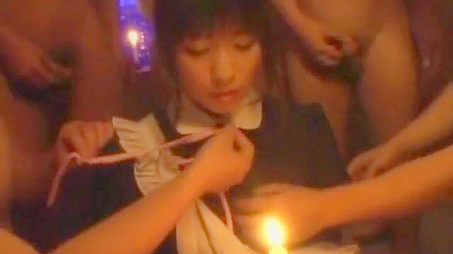 JAV美女香澄佳穂的狂热群交和颜射场景
