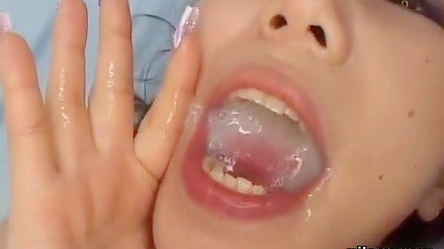 享受日本小猫的甜美的颜射乐趣—一个可爱又搞笑的感受！