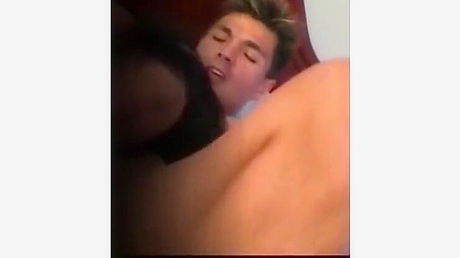 中国美女放飞自我！丰满少妇疯狂深喉秀
