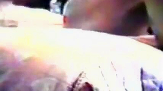 沉浸于迷人的中国魅惑女郎：令人着迷的成人电影体验