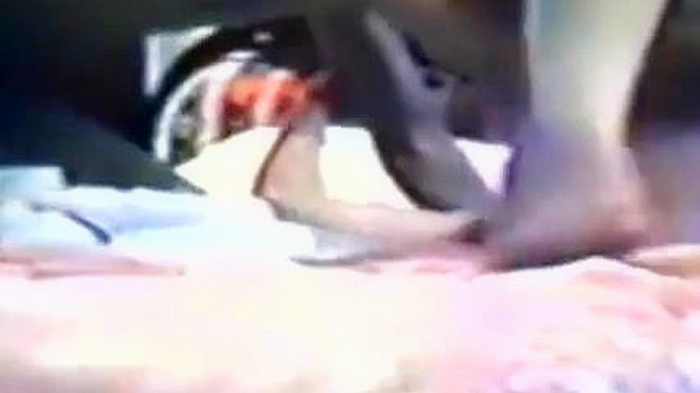 沉浸于迷人的中国魅惑女郎：令人着迷的成人电影体验