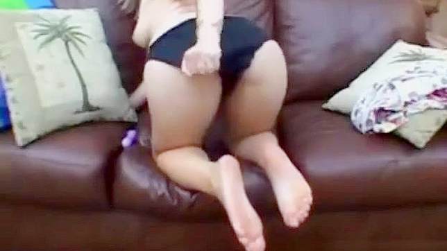 渴望迷人的中国美女的感官触摸？看她用情趣用品自慰！