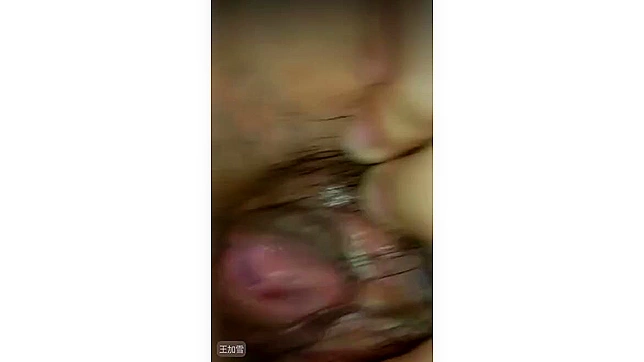 调皮女友的特写镜头：探索她的性感乐趣！