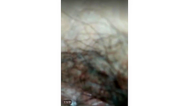 调皮女友的特写镜头：探索她的性感乐趣！