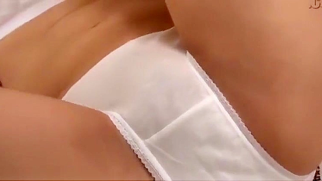 火热东方黑发美女在激情XXX视频：用我们的独家内容释放你的欲望！