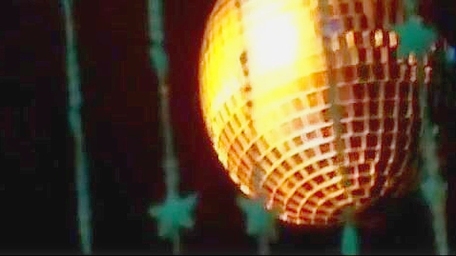 准备好迎接Kina的疯狂俱乐部冒险吧！独家硬核亚洲射精和吞咽场景！