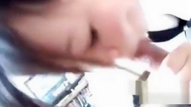 中国美人给毛茸爱人极致口交并吞下他的精液！