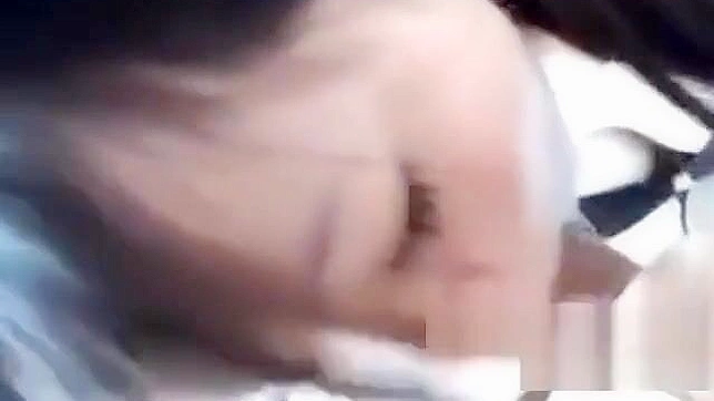 中国美人给毛茸爱人极致口交并吞下他的精液！
