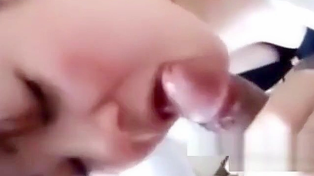中国美人给毛茸爱人极致口交并吞下他的精液！