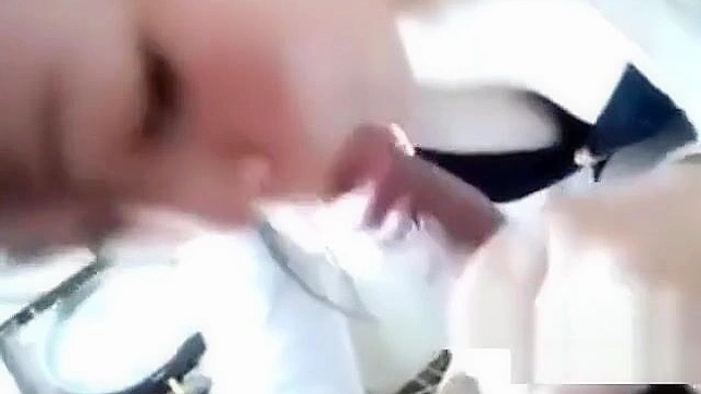 中国美人给毛茸爱人极致口交并吞下他的精液！