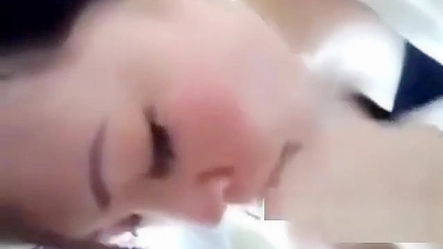 中国美人给毛茸爱人极致口交并吞下他的精液！