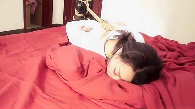 束缚哑女亚洲美人 – 必看成人视频！