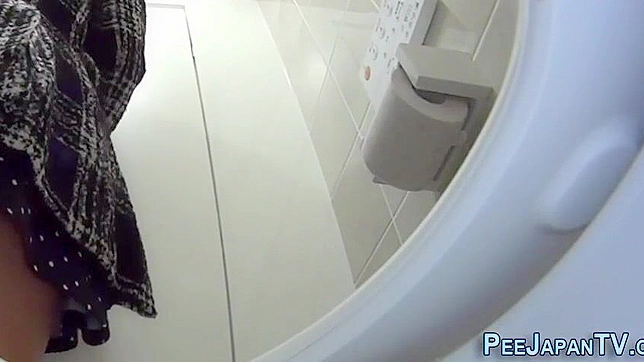 日本色情片：丰满少妇迷人全身按摩秀！