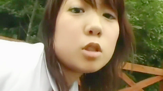 挑逗与取悅：小學妹的性感舞蹈與嬌俏胸部