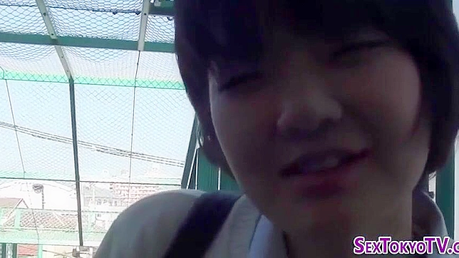 体验日本色情片的极致魅力，欣赏撩人女士裙底诱惑！