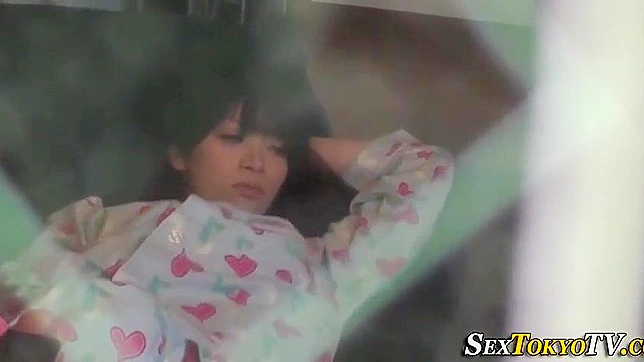 日本少女邀你共享私人自慰时光！