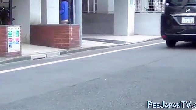 日本女孩淋浴时湿身野尿趣事多