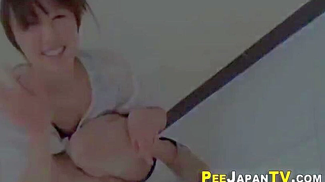 日本少女狂野！毛茸美人快感尿液喷射享乐