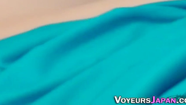 迷人的日本少女带你踏上感官之旅 – 素人高中生18+