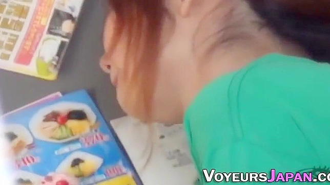 迷人的日本少女带你踏上感官之旅 – 素人高中生18+