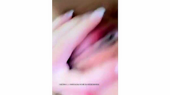 日本AV自制：性感熟女自拍与偷拍照集锦