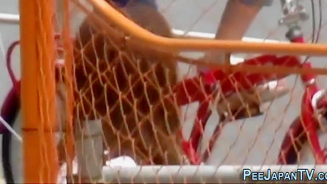 潮湿狂野~探索亚洲女性小便的魅力