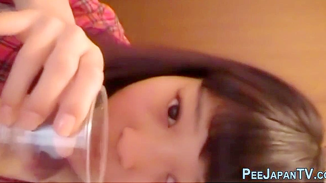 日本少女恋物癖～黄金淋浴欢愉