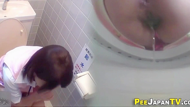 日本AV~性感的东洋女巫沉浸于湿漉漉的小便诱惑