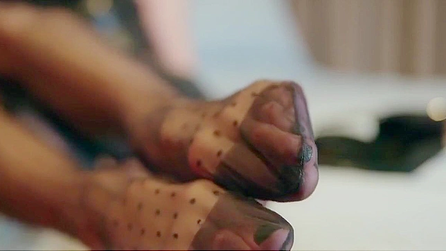 日本色情网络直播～准备好与性感女巫一同享受激情性爱吧！