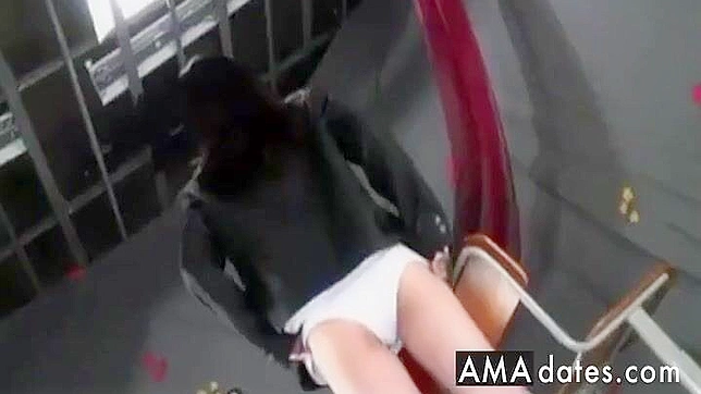 探索日本色情世界的感官之旅～窥探年轻迷人的日本少女私生活！