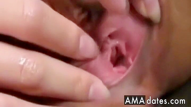 探索日本色情世界的感官之旅～窥探年轻迷人的日本少女私生活！