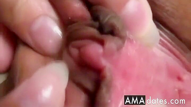 探索日本色情世界的感官之旅～窥探年轻迷人的日本少女私生活！