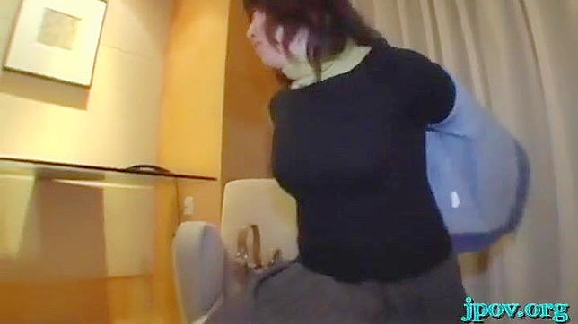 日本美女的性感阳具舔舐体验——热爱亚洲辣妹必看！