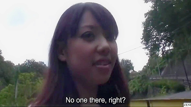 调皮日本少女户外裸泳惊险刺激冒险！