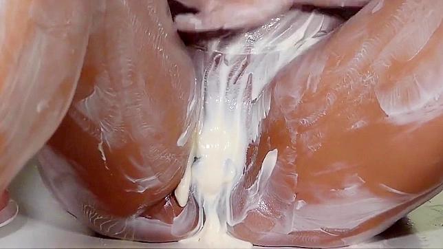 日本AV～美乃酱与香肠激情交欢，舌尖上的美味享受！