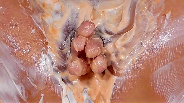 日本AV～美乃酱与香肠激情交欢，舌尖上的美味享受！