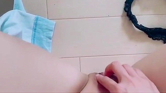 日本AV女星镜头前展示诱人身体——必看XXX视频！