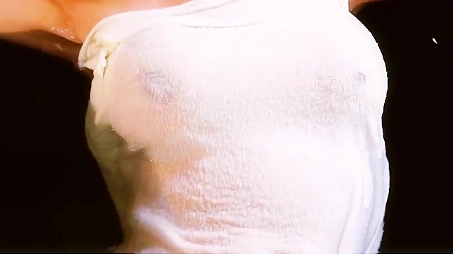 日本熟女首次体验混浴温泉——绝不能错过！