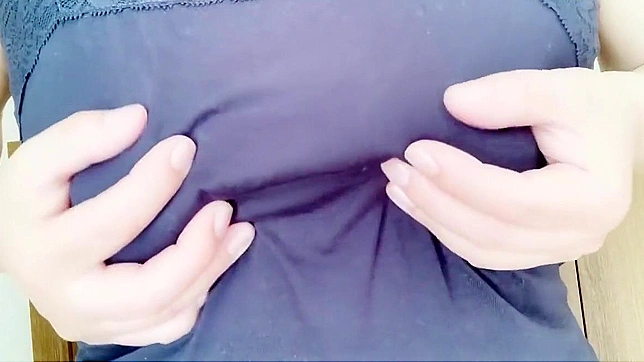 日本美女性感胸部按摩 — 解锁你的快感之门