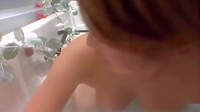 体验终极日本美女沐浴仪式的性感转折！