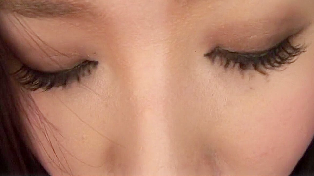 日本AV体验：放荡女巫用丰腴自慰器带来的快感