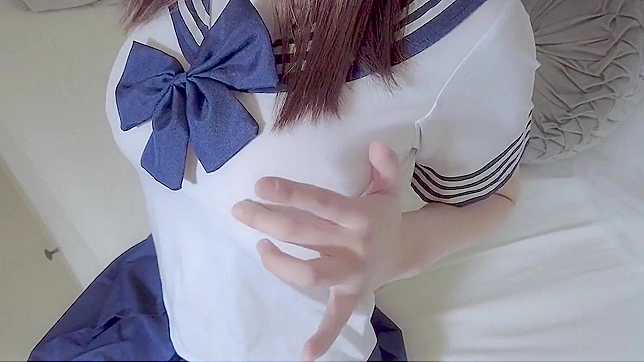 水手服与秘密痴迷 —— 看我注视你的脚（足恋）