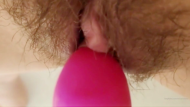 日本性感女神Anetta Keys用玩具自慰诱惑你心神