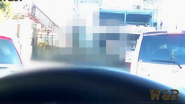 日本美女在公共停车场全裸现身