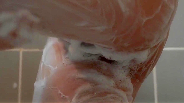 赤井的性感比基尼清洗——诱人的日本美人诱惑与挑逗