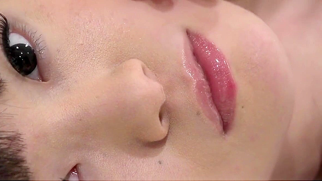 日本AV女神由子 - 魅惑身姿与诱人面容的完美结合