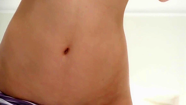 日本AV女神由子 - 魅惑身姿与诱人面容的完美结合