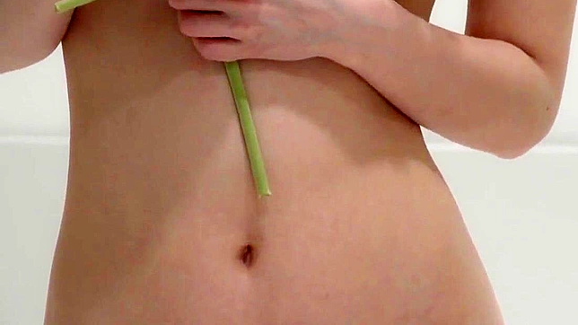 日本AV女神由子 - 魅惑身姿与诱人面容的完美结合